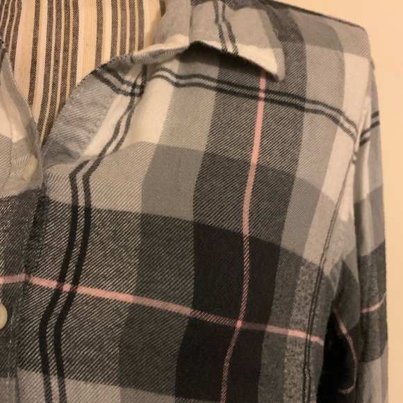 Aerie- Black/White Button Down Flannel - Picture 3 of 8